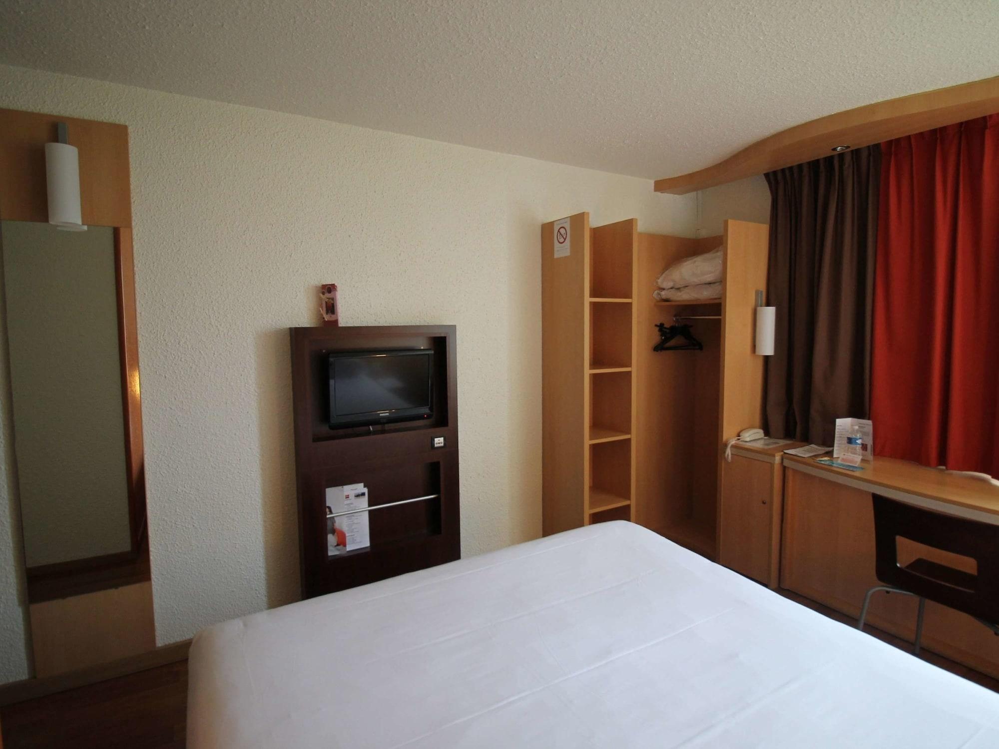Ibis Dijon Sud Hotel Perrigny-les-Dijon Exterior photo